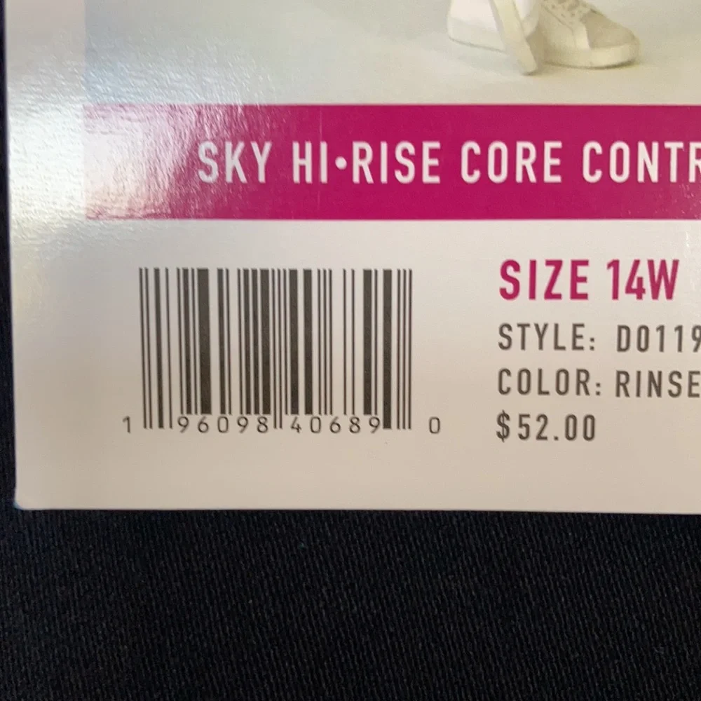 Faith Jeans short sky hi rise core control cuffed jean short 14W